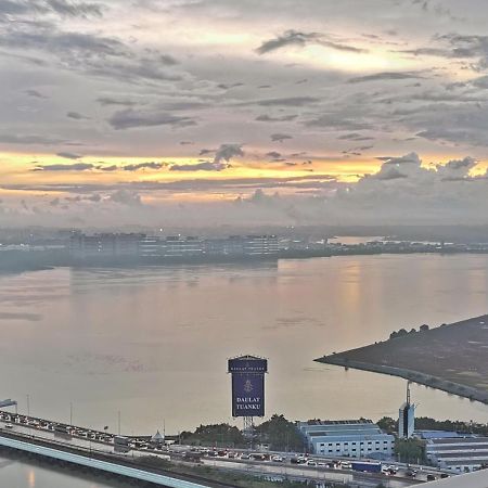 Yussy 2 Bedrooms Condo At R&F Princess Cove Johor Bahru Exterior photo